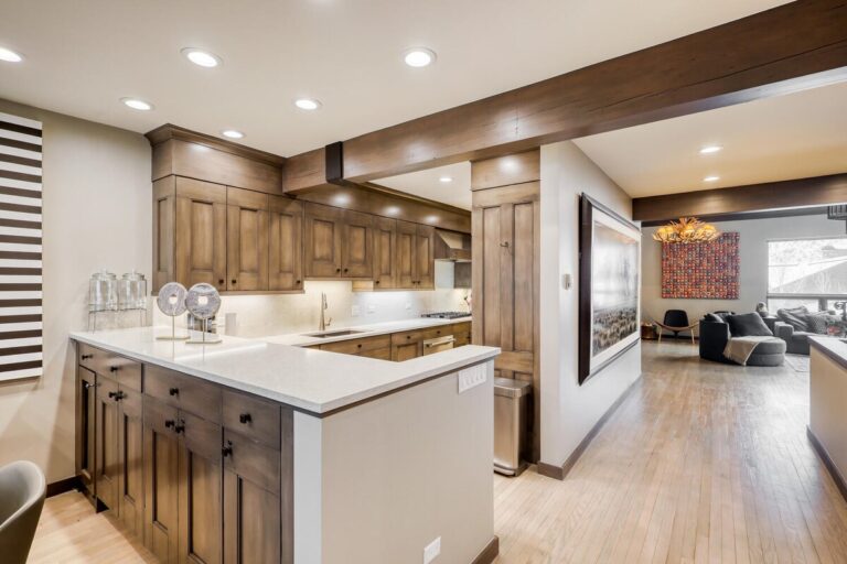 Gourmet Kitchen - Wine Fridge, Large Subzero Fridge, Double Ovens, Gas 6 Burner 