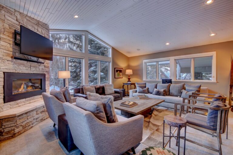 Spacious Family Living Room connected with Kitchen & Dinning Room